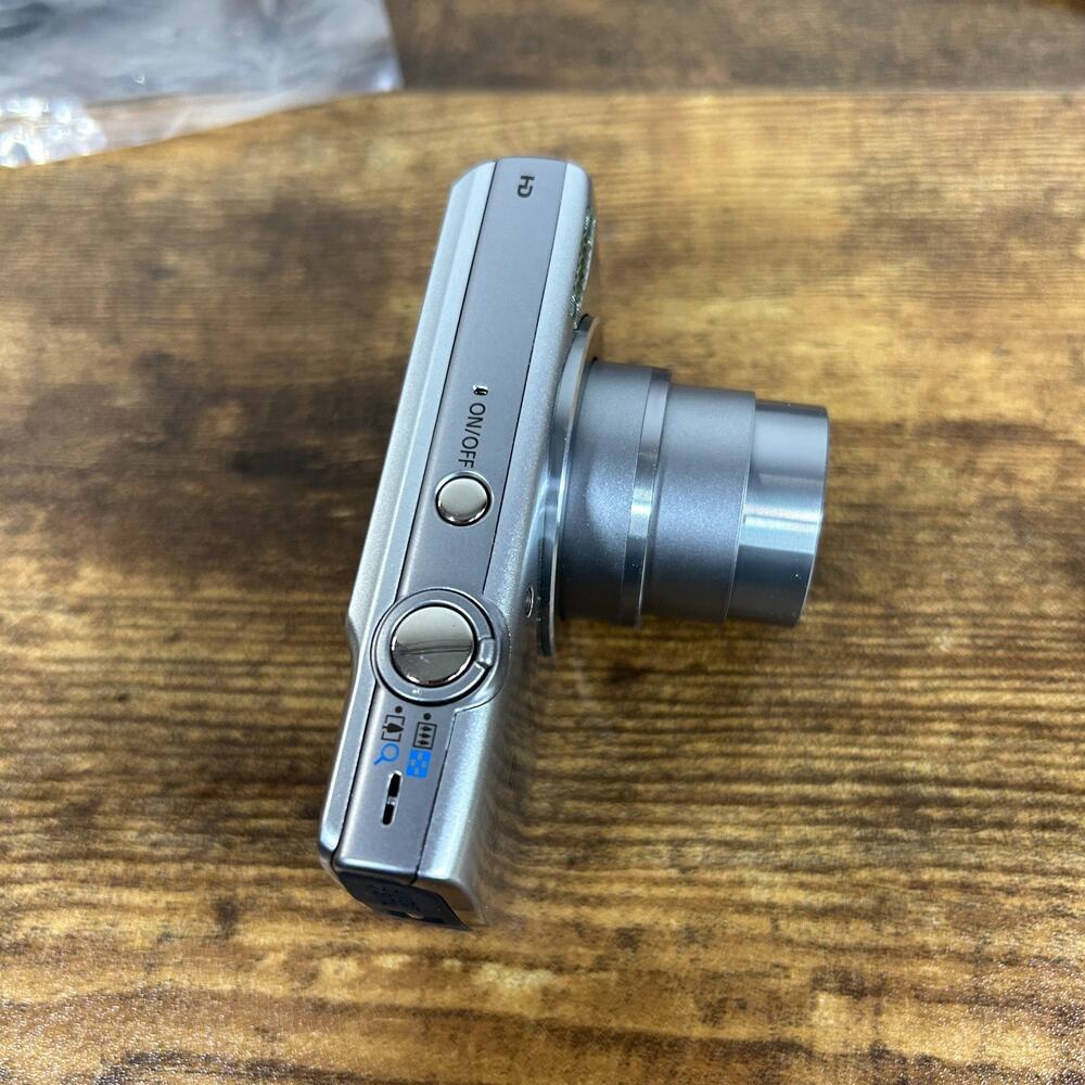 Canon PowerShot ELPH 135 16MP Silver Digital Camera Tested w/ Charger Box Case - Picture 6 of 14